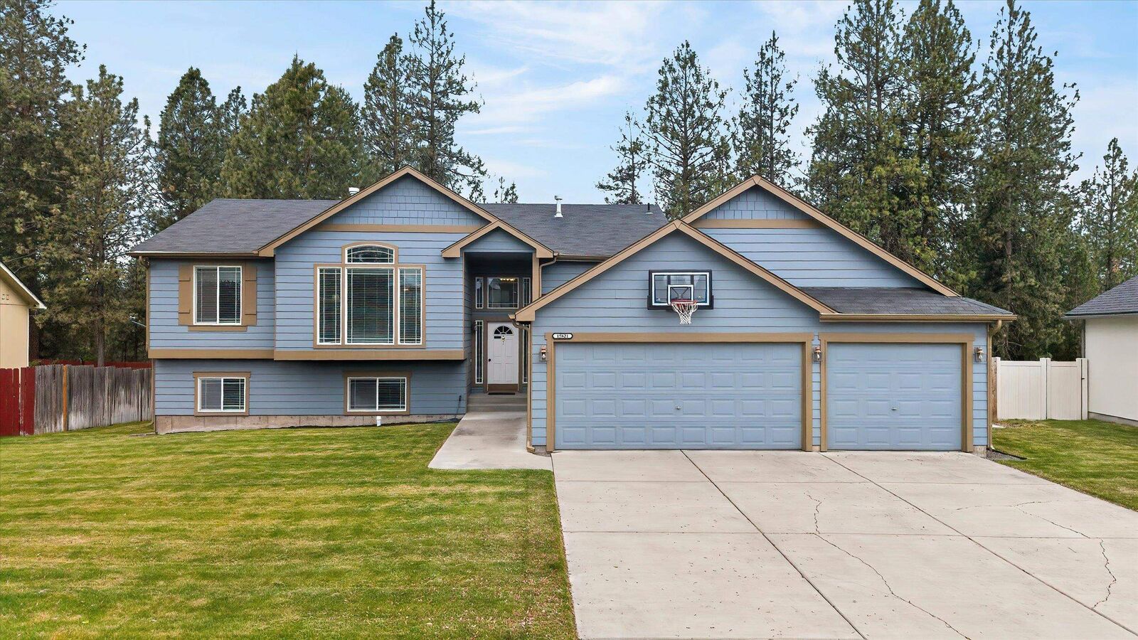 Property Photo: 17821 N Colfax St WA 99005