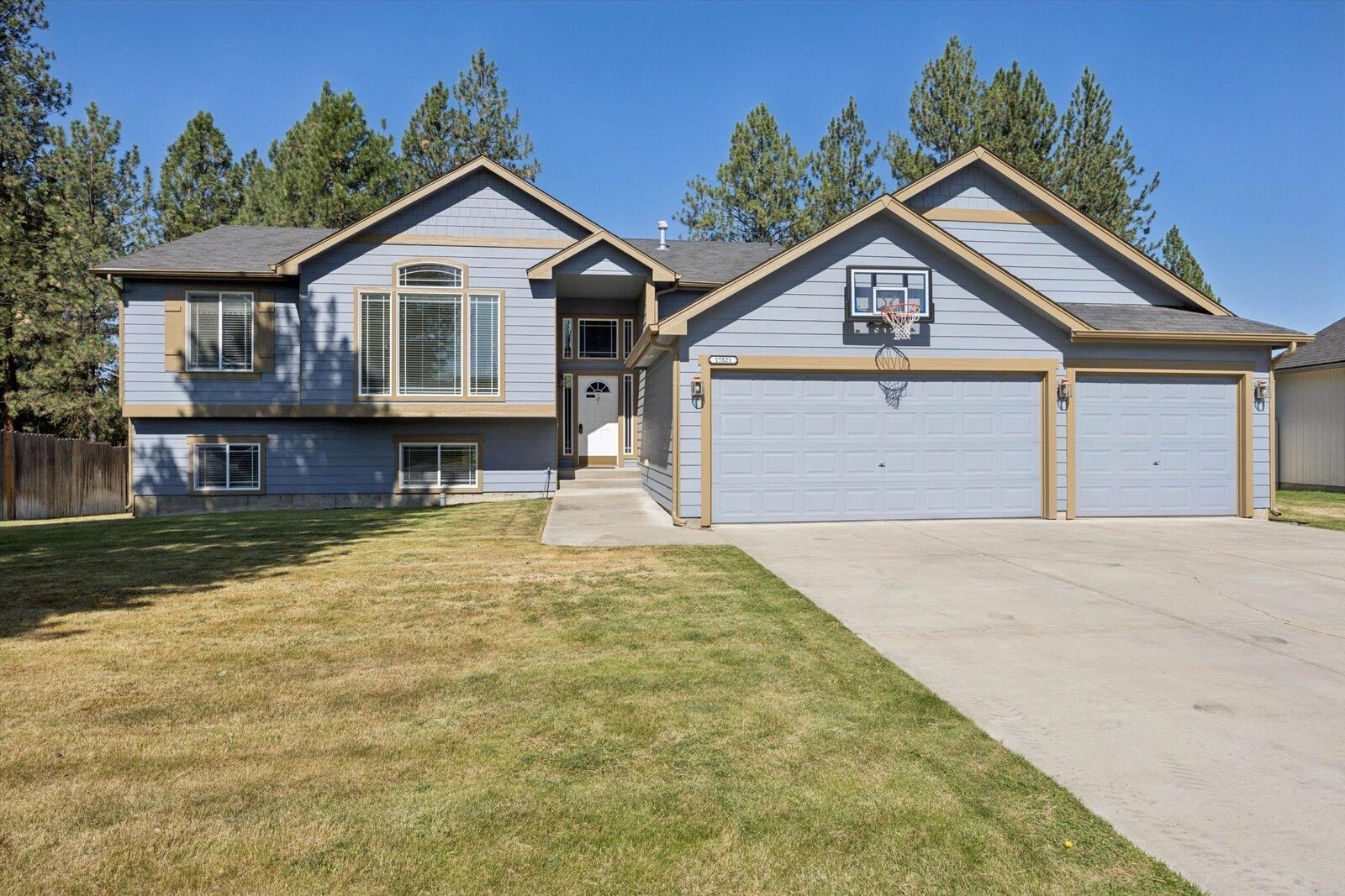 Property Photo: 17821 N Colfax St WA 99005