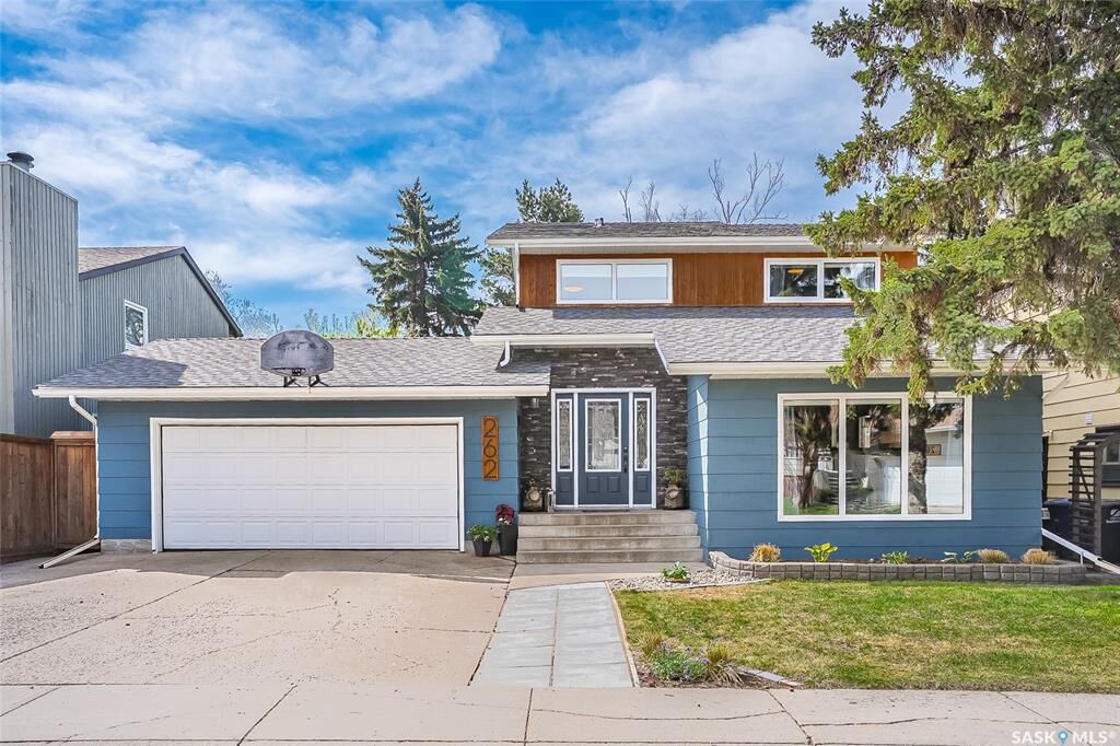 Property Photo: 262 Christopher Crescent SK S7J 3R6