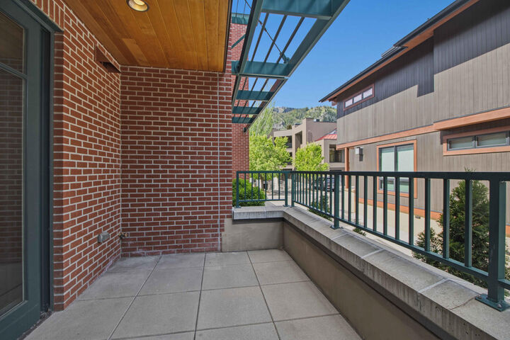 Property Photo:  111 S 1st Ave Unit 16  ID 83340 