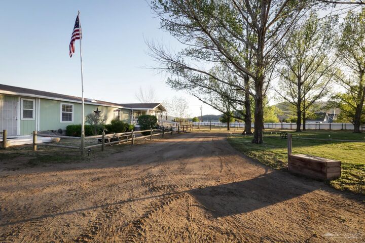 Property Photo:  27400 Harness Drive  CA 93561 