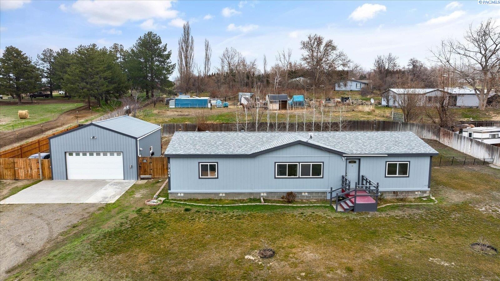 Property Photo:  27404 E Ambassador Pr NE  WA 99320 