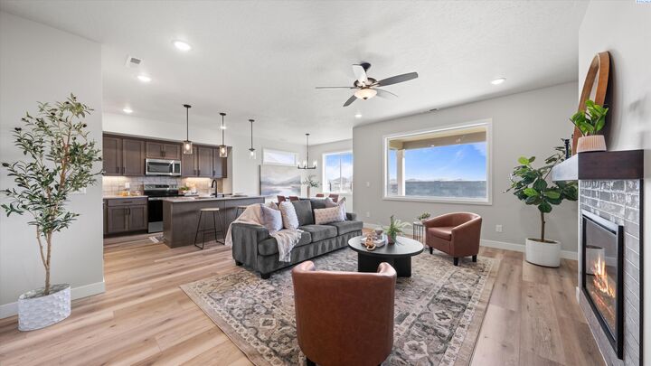 Property Photo: 2956 Tarragon Ave WA 99352