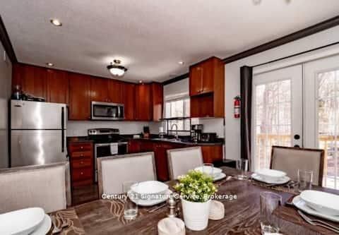 Property Photo: 879 Stephenson Road E ON P0B 1L0