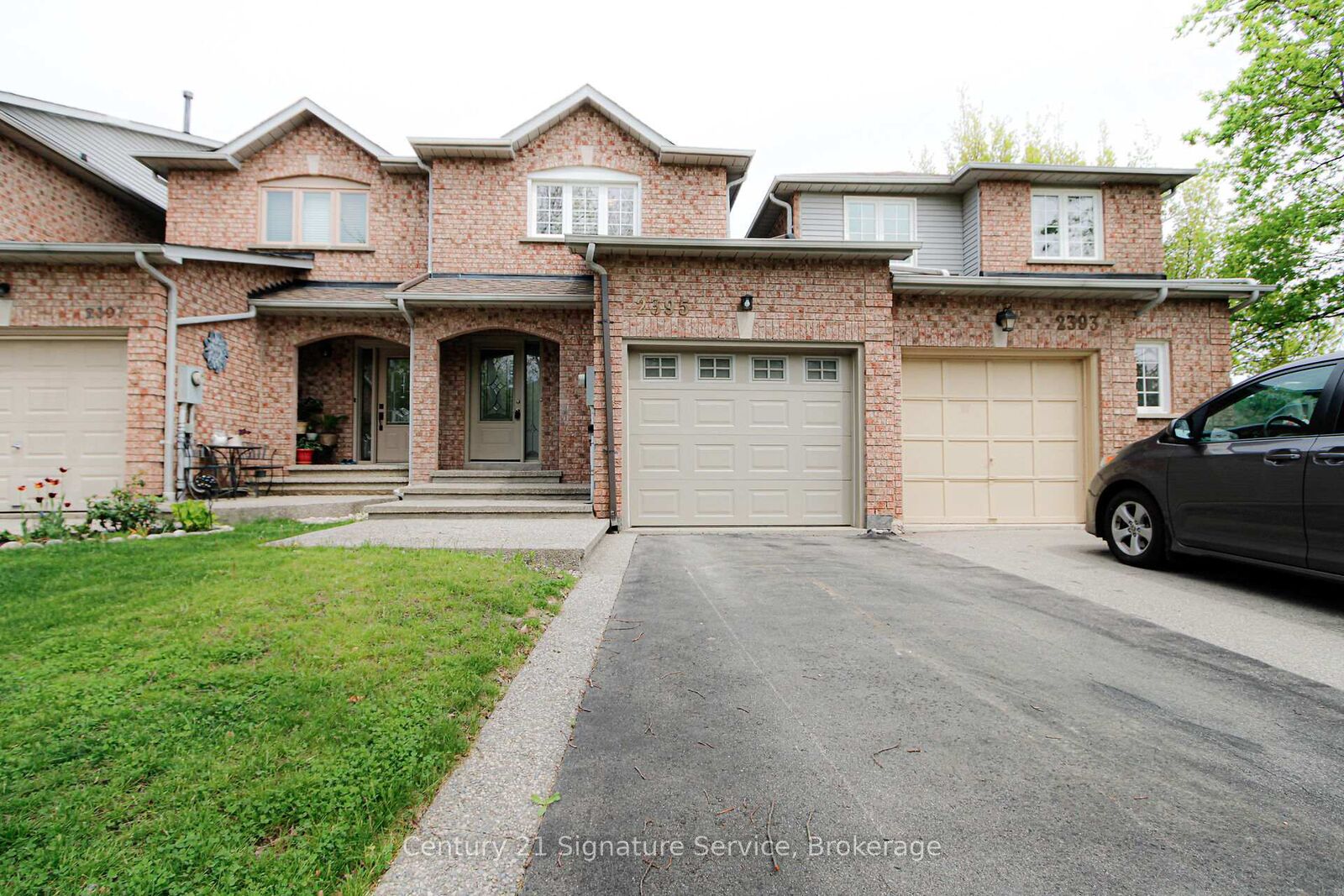 Photo de la propriété:  2395 Stefi Trail E  ON L6H 5Y5 