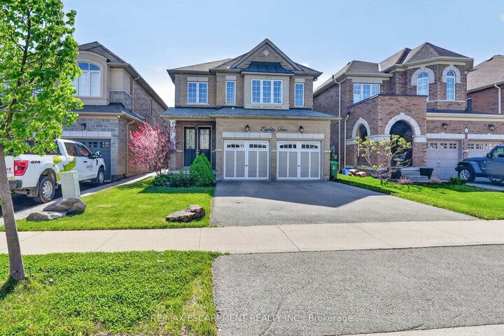 82 Chaumont Drive — photo 1