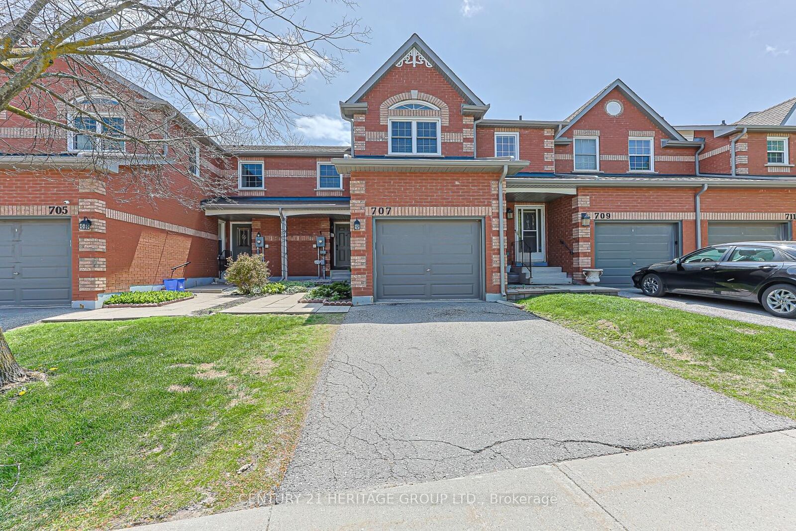 Property Photo: 707 Caradonna Crescent ON L3X 1W5