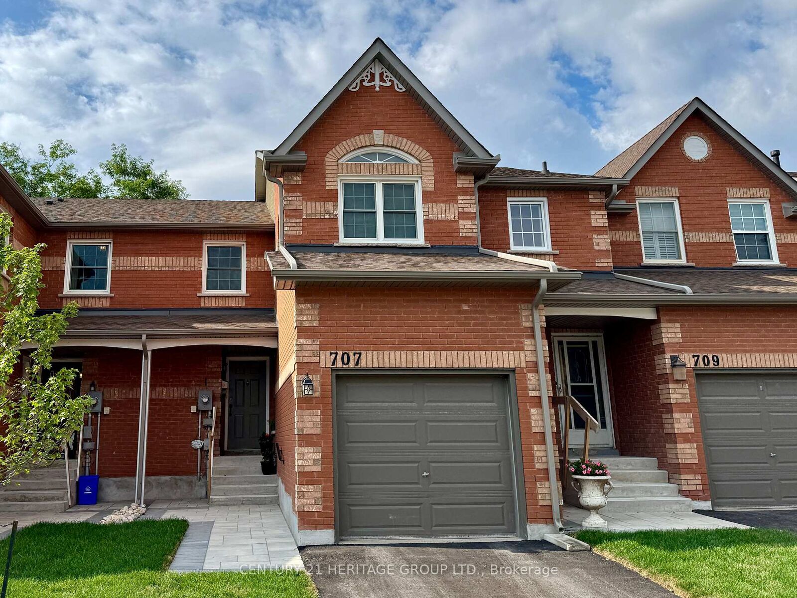Property Photo: 707 Caradonna Crescent ON L3X 1W5
