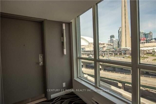 Photo de la propriété: 228 Queens Quay W 816 ON M5J 2X1