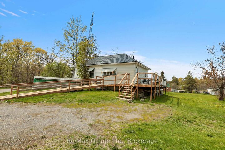 13 Douglas Road — photo 1