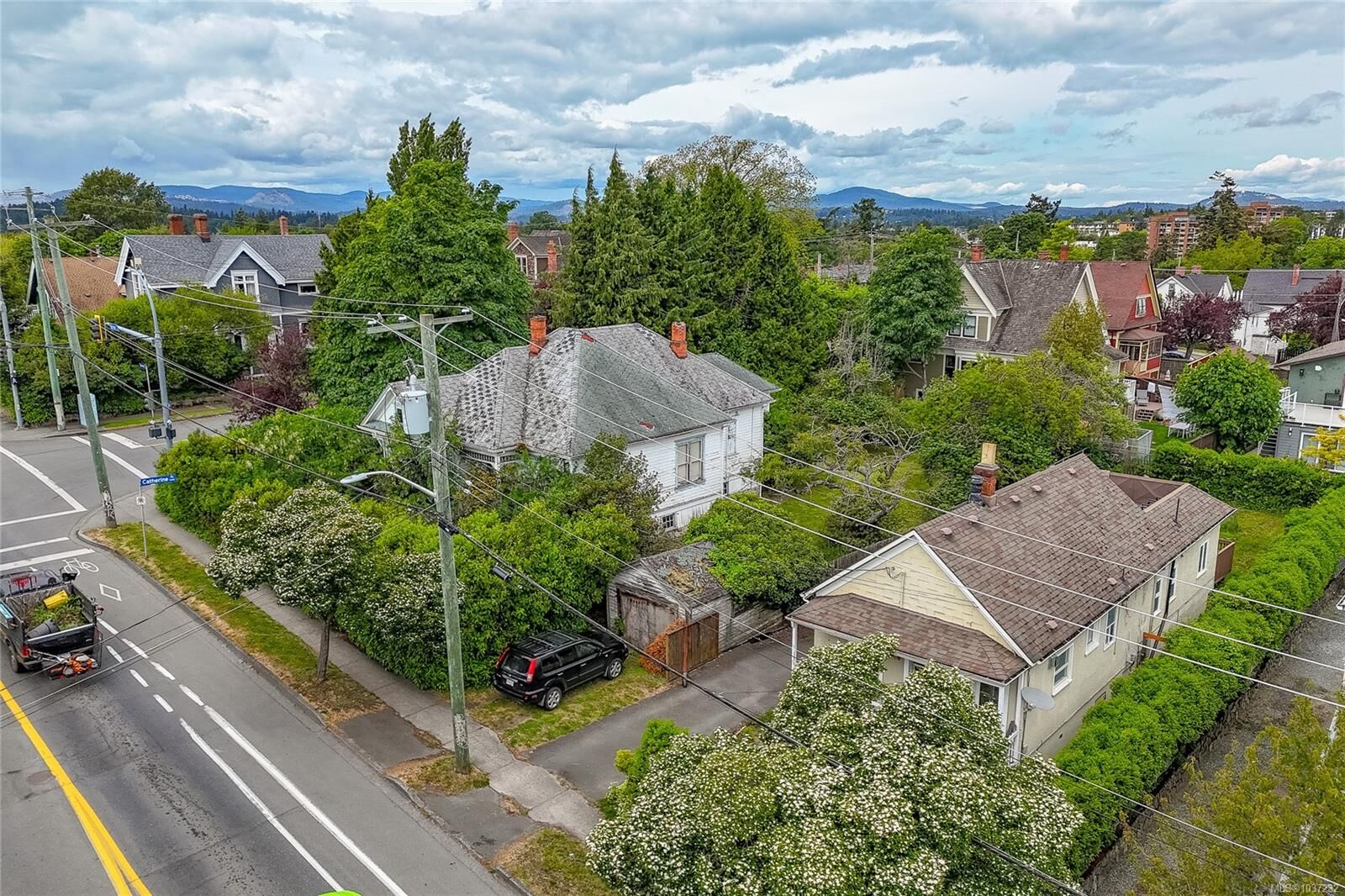 Property Photo: 225 Skinner St SE BC V9A 3B2