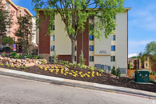 Property Photo:  1032 E 400 S 602B  UT 84102 