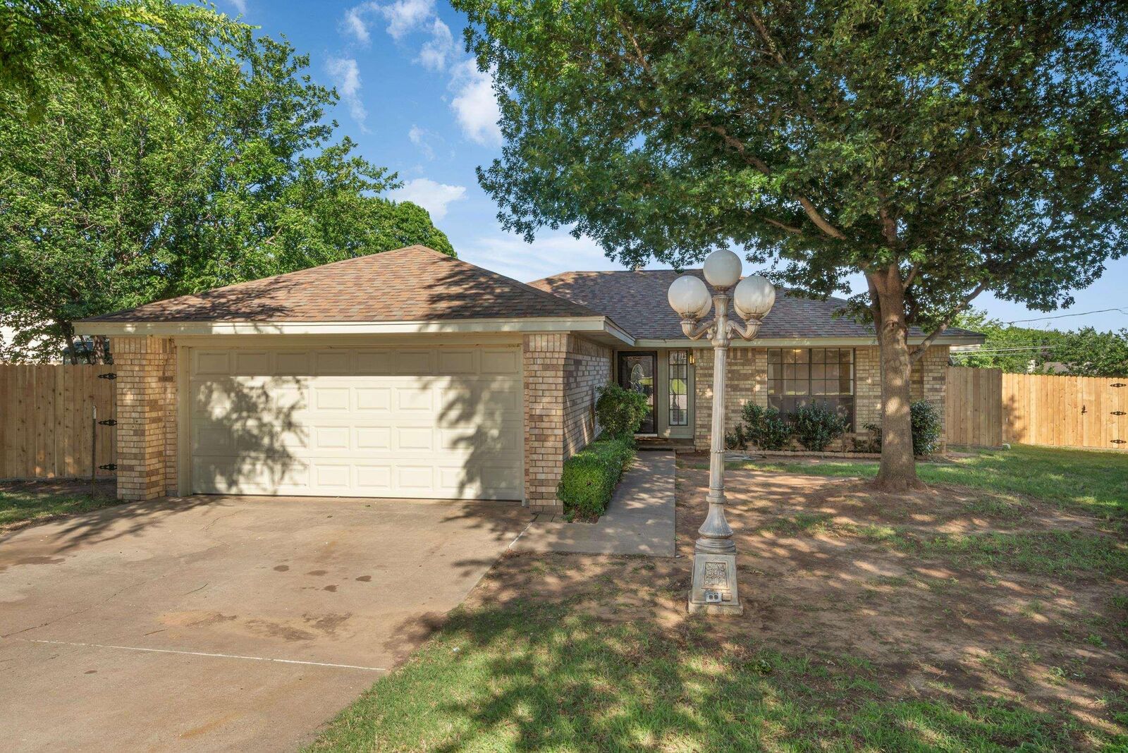 Property Photo:  2 Buttercup Circle  TX 76310 