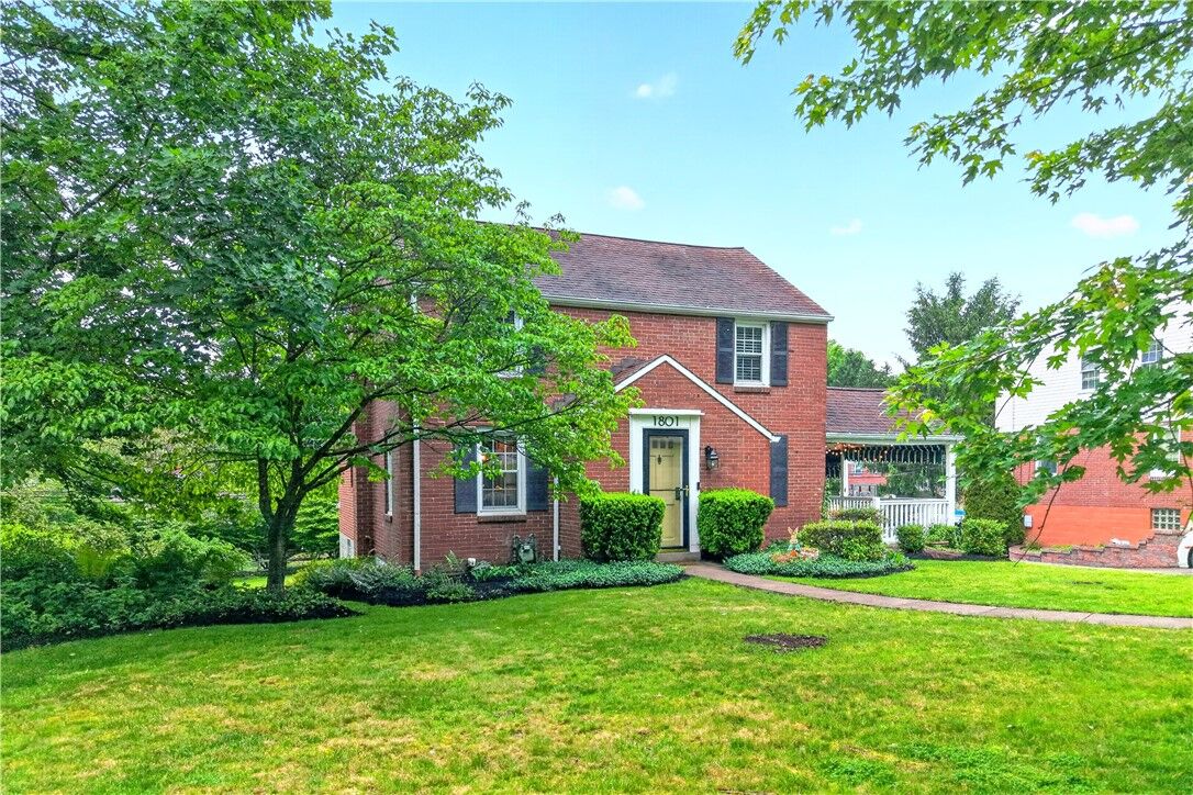 Property Photo:  1801 Vollmer Dr.  PA 15116 