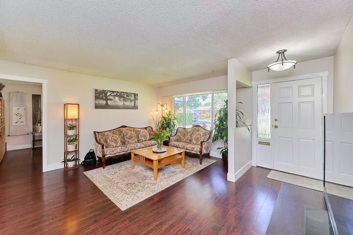 Property Photo: 6086 49 Avenue BC V4K 1Z1