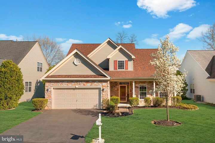 Property Photo:  342 N Founders Court  PA 18976 