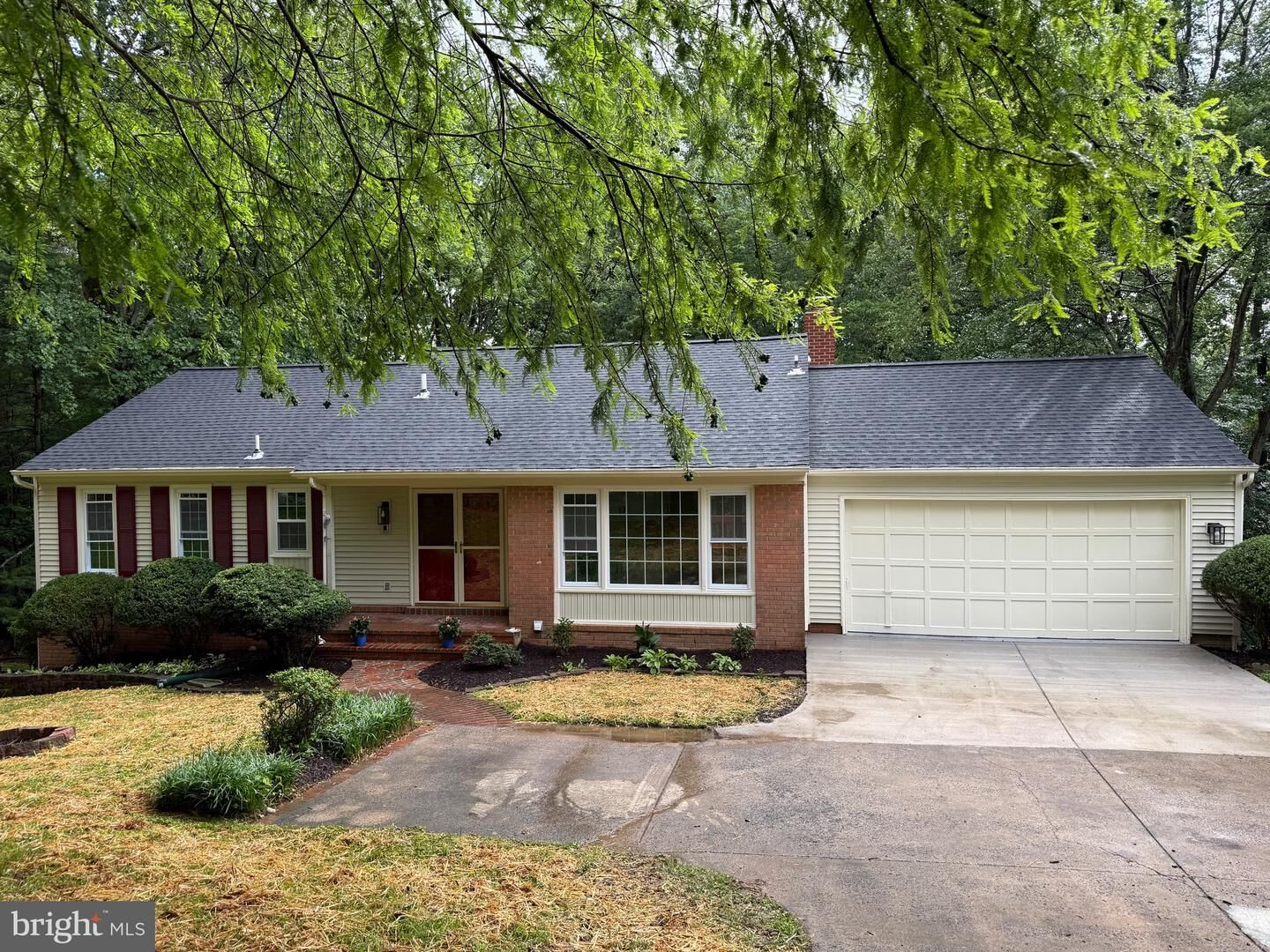 Property Photo:  7937 Saint George Court  VA 22153 