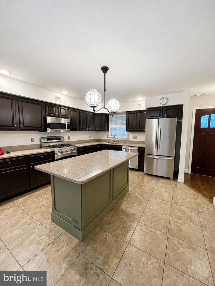 Property Photo:  503 Mount Vernon Avenue  VA 22301 