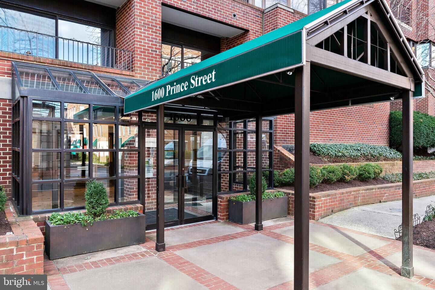 Property Photo:  1600 Prince Street 212  VA 22314 