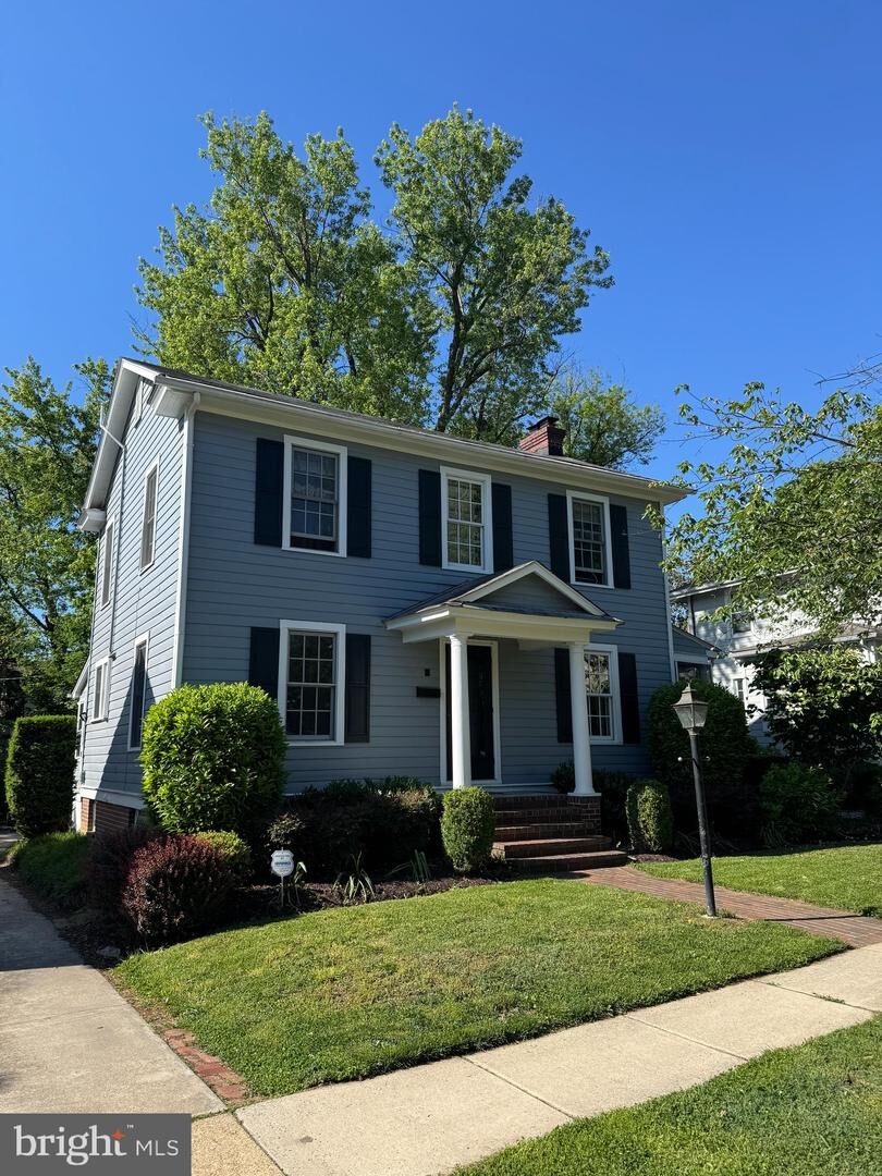Property Photo:  10 W Maple Street W  VA 22301 