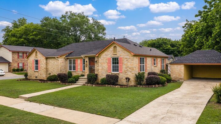 Property Photo:  1855 S Izard Street  AR 72206 