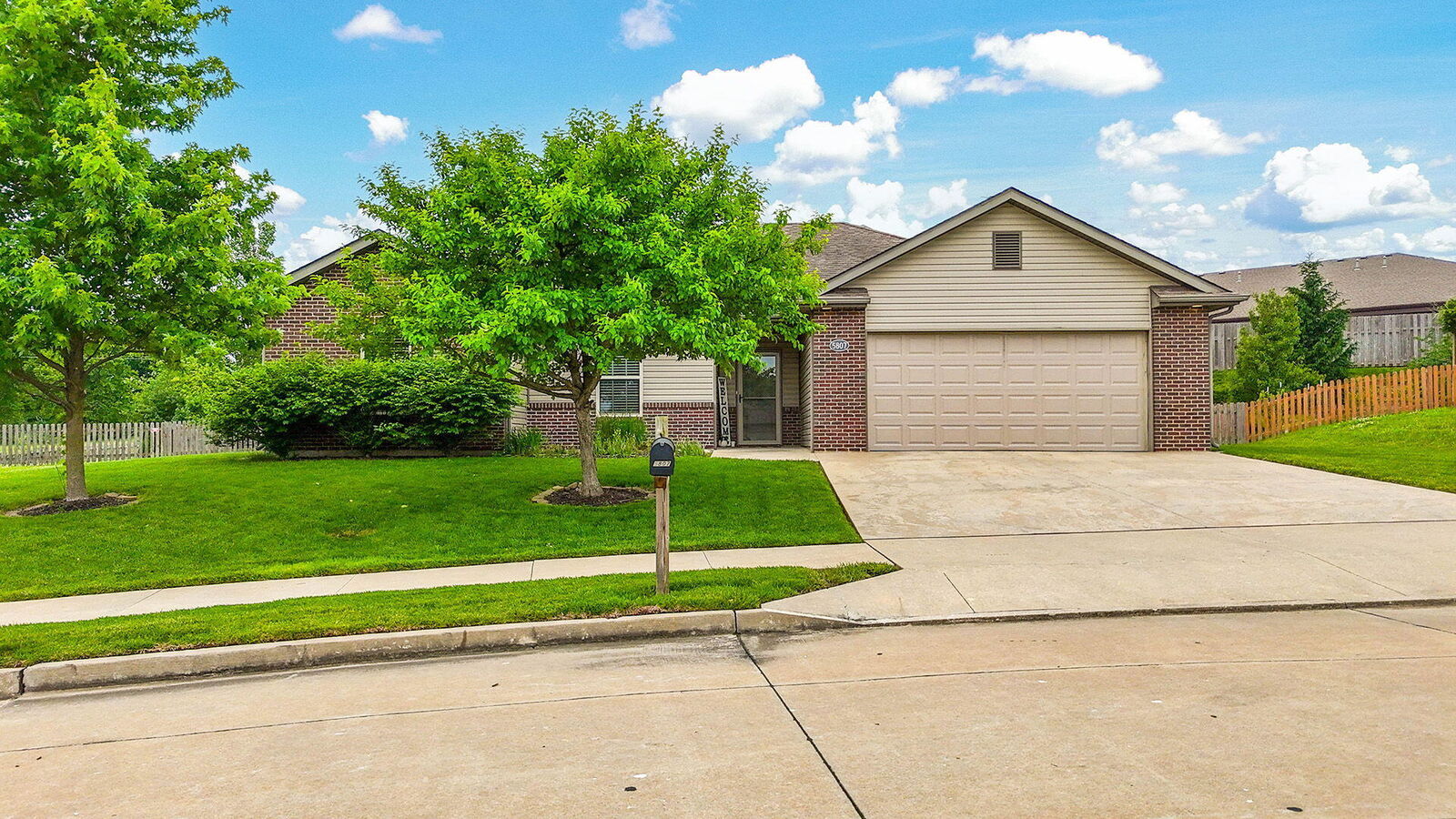 Property Photo: 5807 Abbington Ct MO 65203