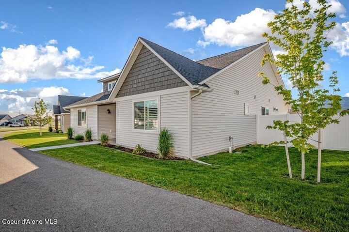 Property Photo:  11811 N Railway Ave  ID 83858 