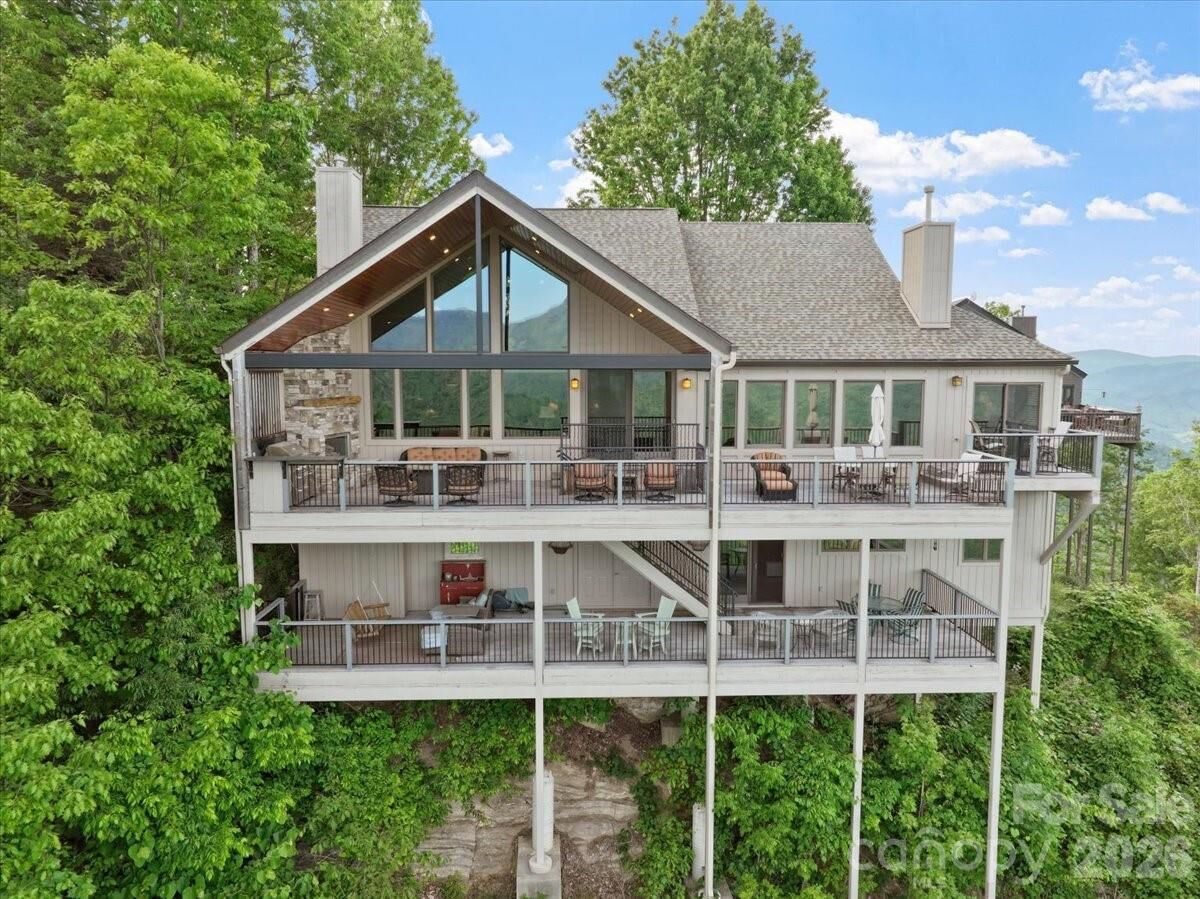 Property Photo:  373 Rhododendron Lane  NC 28714 