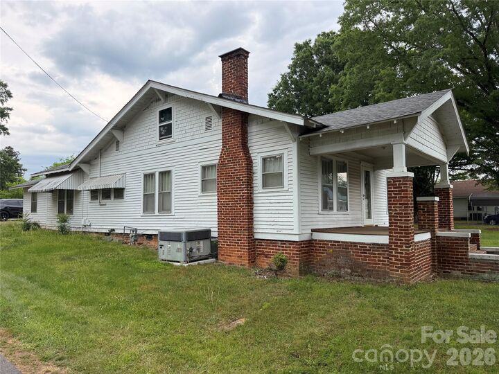 Property Photo: 1724 Lowder Street NC 28001