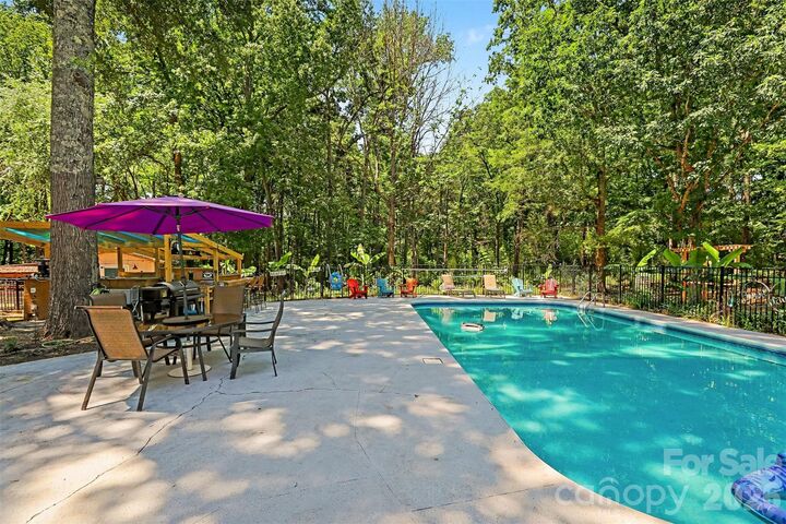 Property Photo:  205 Dornoch Drive  NC 28104 