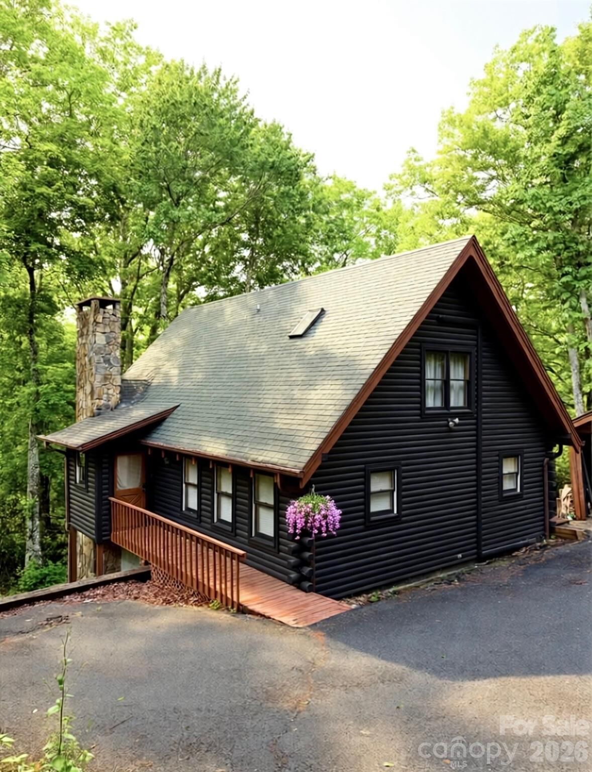 Property Photo:  89 Woodcliff Loop  NC 28657 