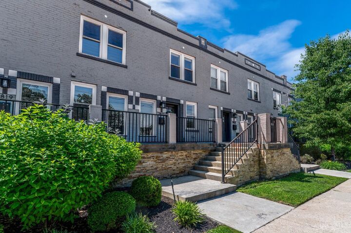 Property Photo: 2821 Ashland Avenue OH 45206