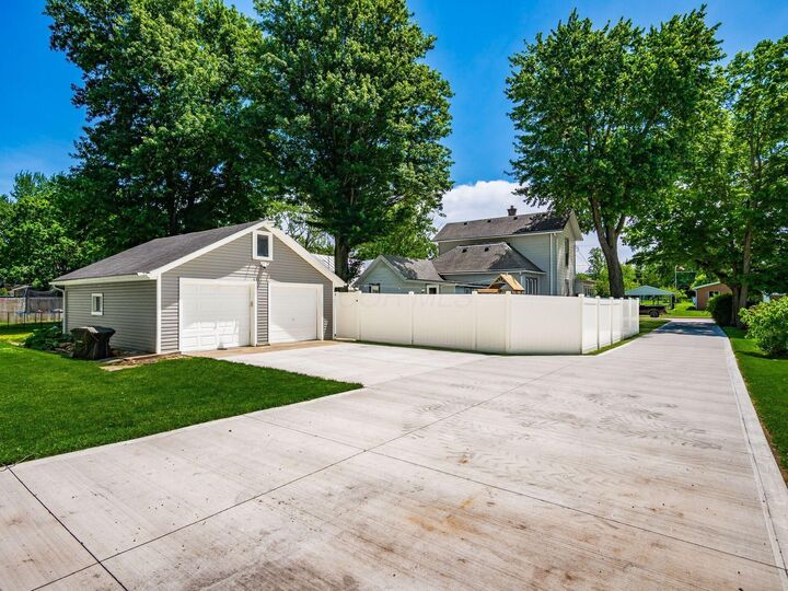 Property Photo:  304 E High Street  OH 43003 