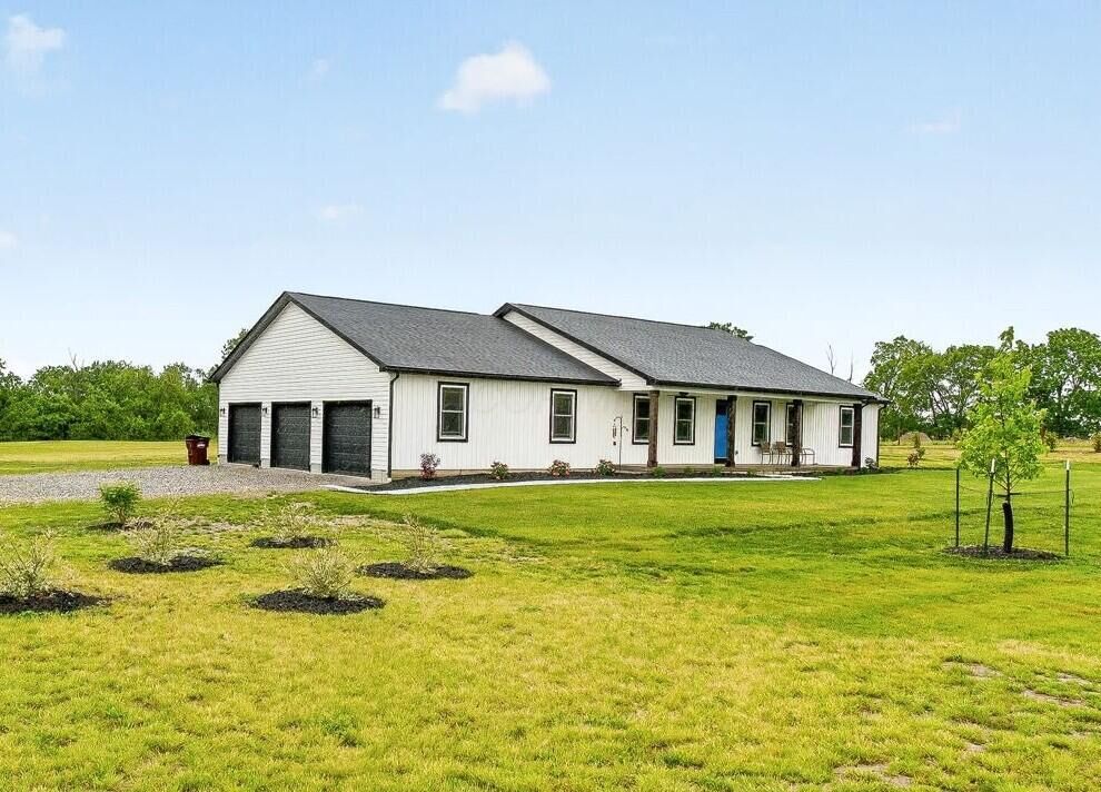 Property Photo: 25461 Shoemaker Road OH 43113