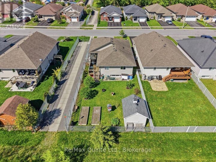 Property Photo:  139 Greenhill Lane  ON K8N 0C7 
