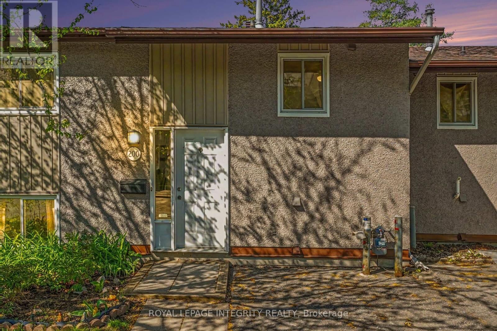 Property Photo: 200 Woodfield Drive 106 ON K2G 3W8