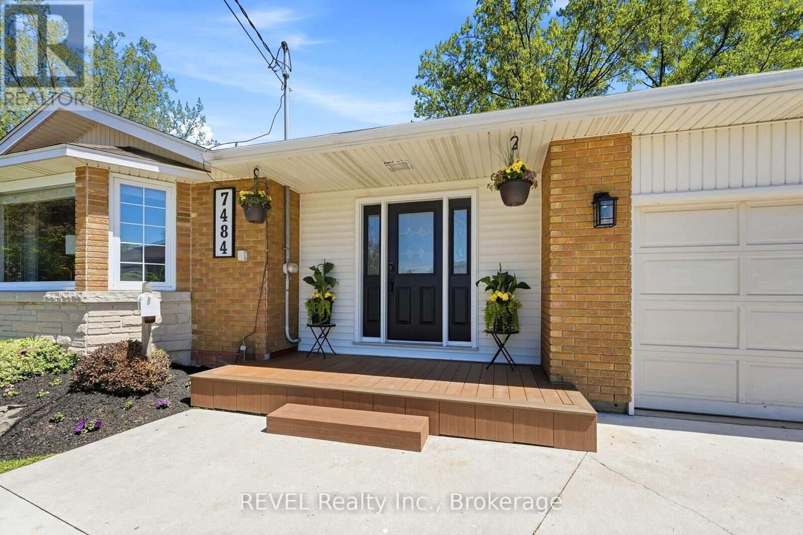 Property Photo: 7484 Merritt Avenue ON L2G 5C5