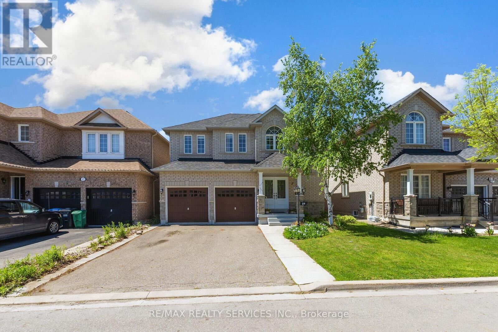 Property Photo:  29 Sir Jacobs Crescent  ON L7A 3V2 