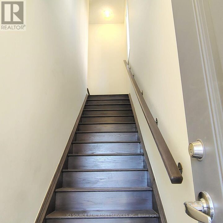Property Photo: 250 Lagerfeld Drive 16 ON L7A 5G9