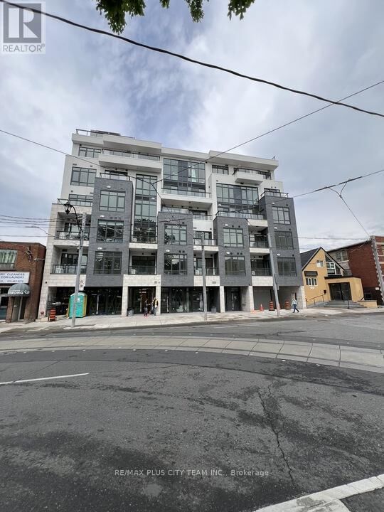 Property Photo: 800 Broadview Avenue 402 ON M6A 0B1