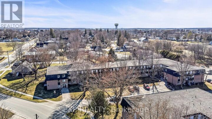 Property Photo: 583 Barber Avenue North 3 ON N4W 1S5