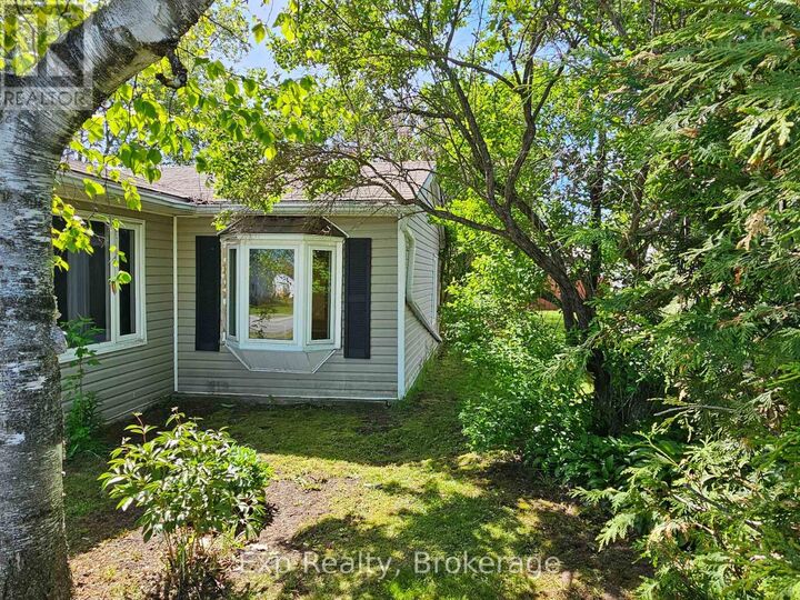 Property Photo:  12 William Street  ON K0K 2M0 