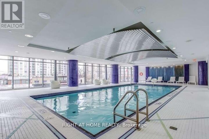 Property Photo: 5162 Yonge Street North 1111 ON M2N 0E9