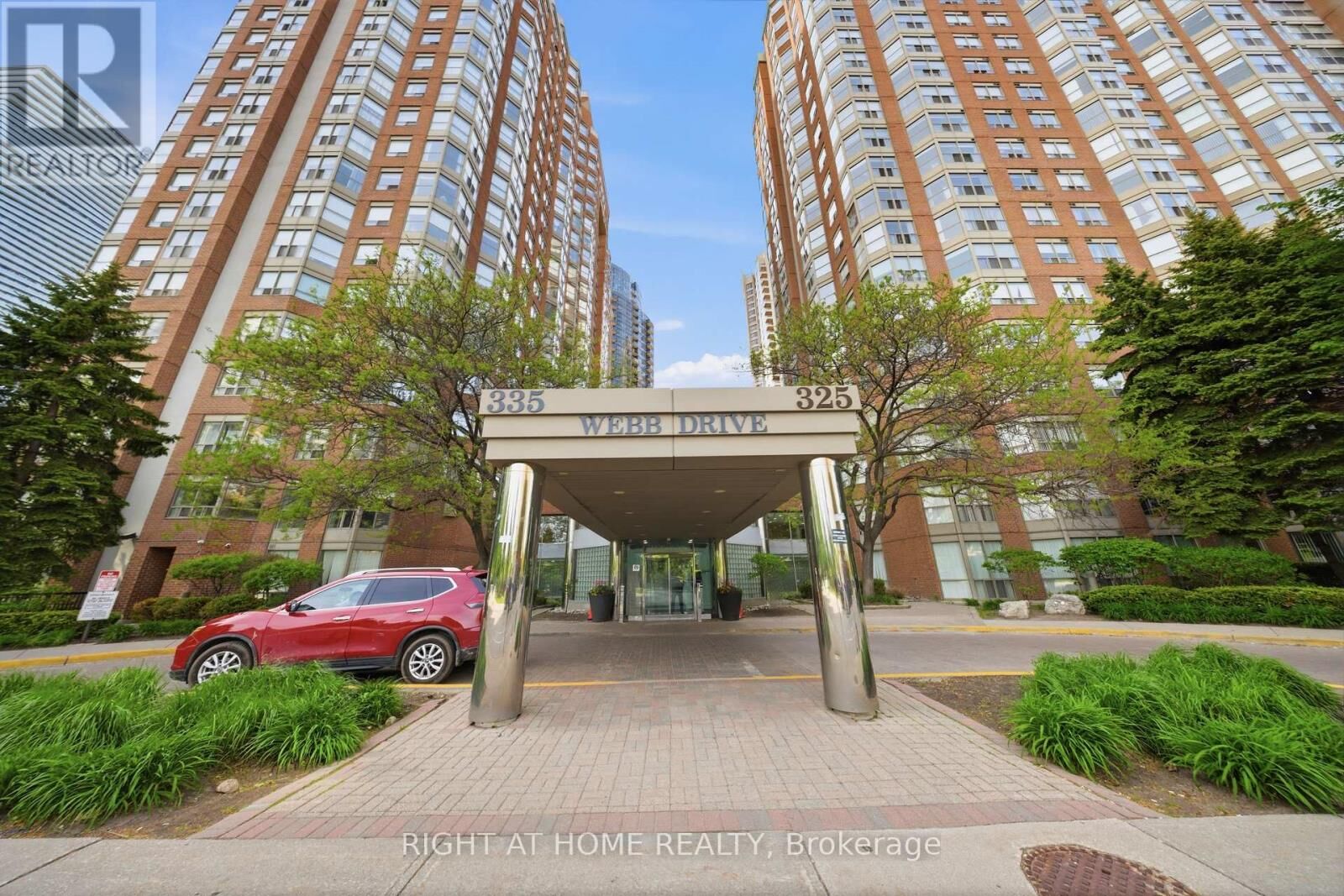 Property Photo:  335 Webb Drive 506  ON L5B 4A1 