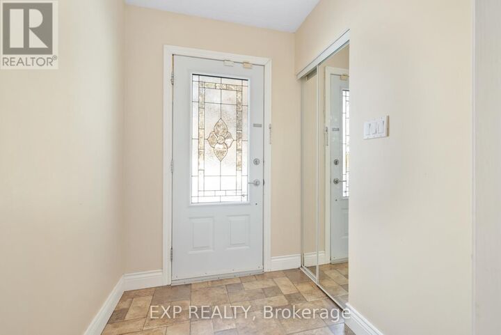 Property Photo:  888 Charleswood Avenue  ON K1K 0W3 