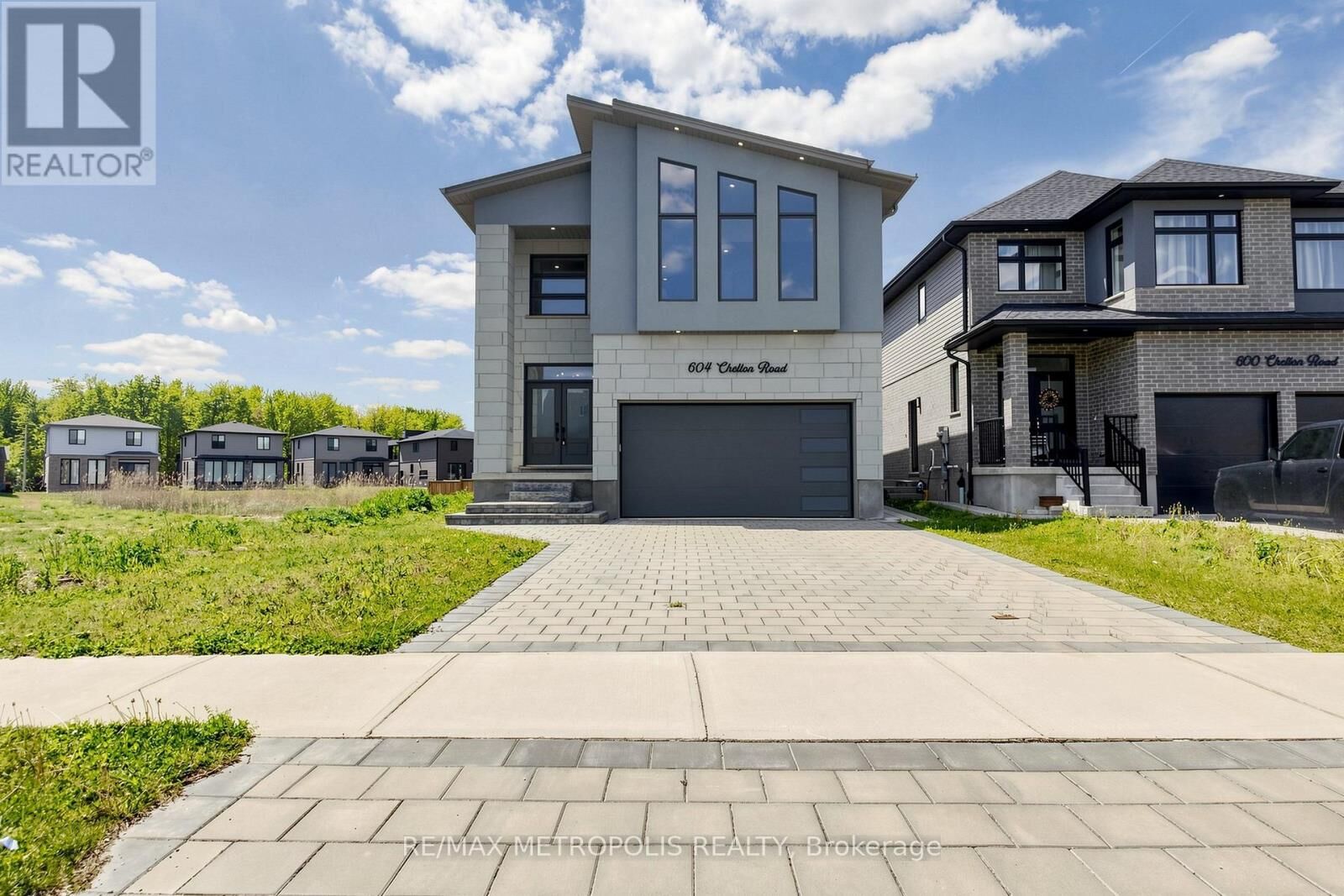Property Photo:  604 Chelton Road  ON N6M 0H7 