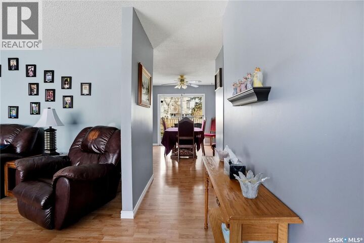 Property Photo:  35 McInnis Crescent  SK S4R 3E7 