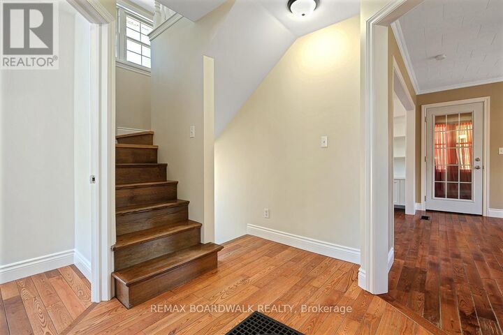 Property Photo:  96 York Street  ON K0G 1K0 