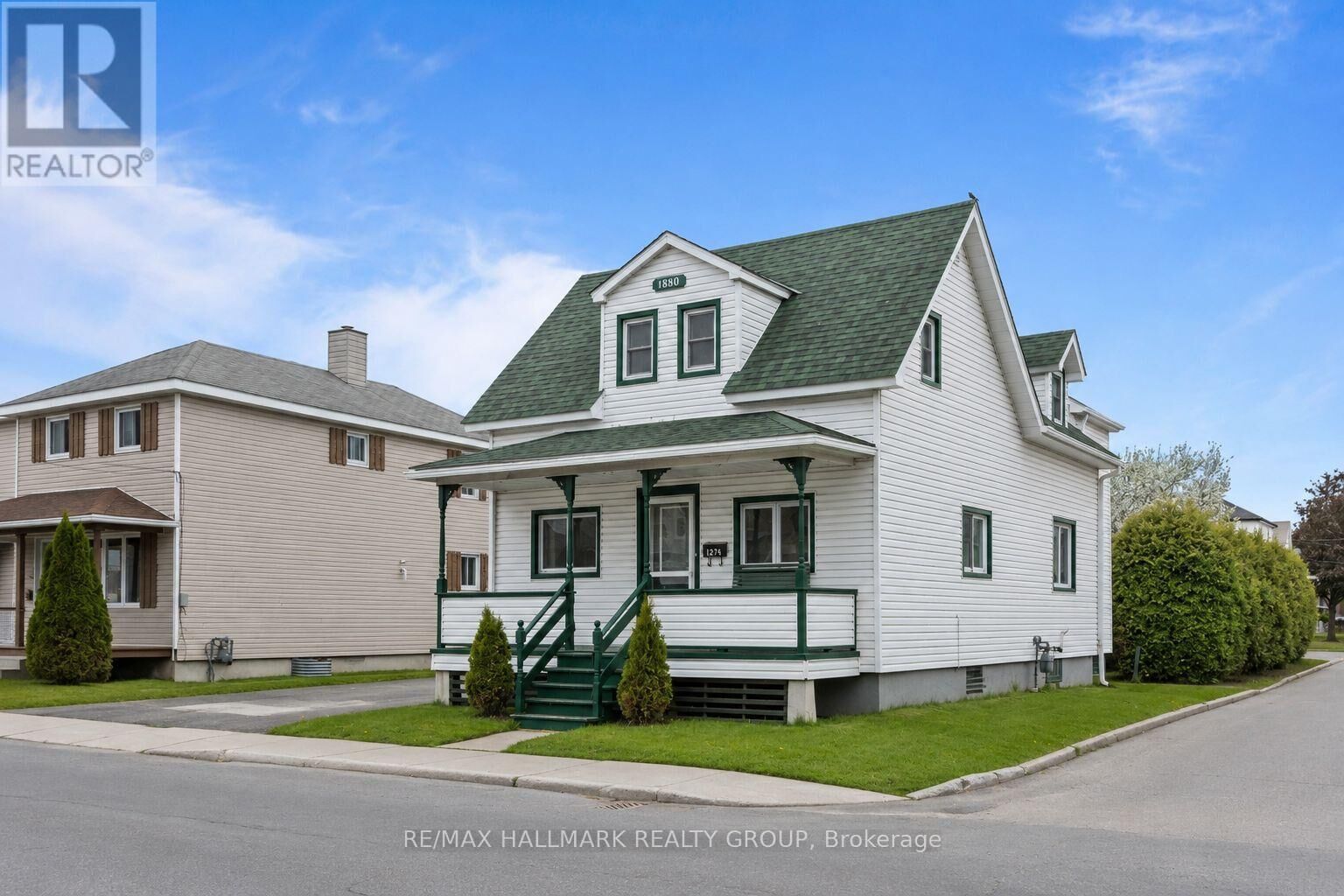 Property Photo:  1274 Main Street East  ON K6A 1C4 
