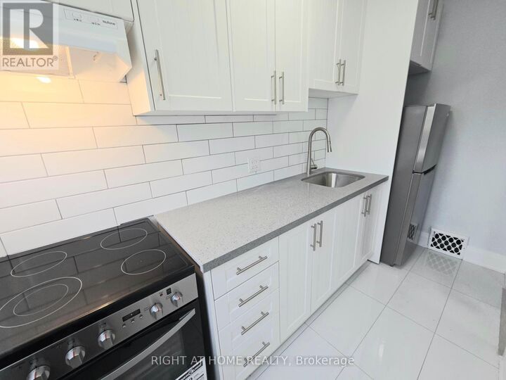 Property Photo:  685 Greenwood Avenue Upper  ON M4J 4B6 